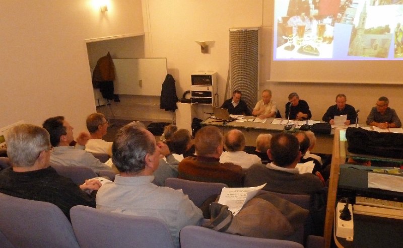 2010-12-05 AG 38 Un auditoire attentionne.JPG